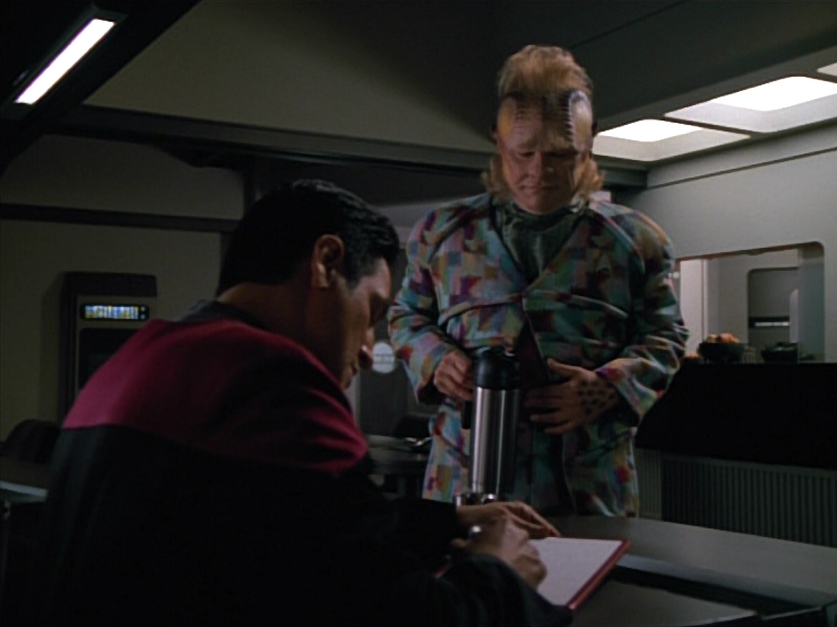 extant_StarTrekVOY_4x22-Unforgettable_03680.jpg