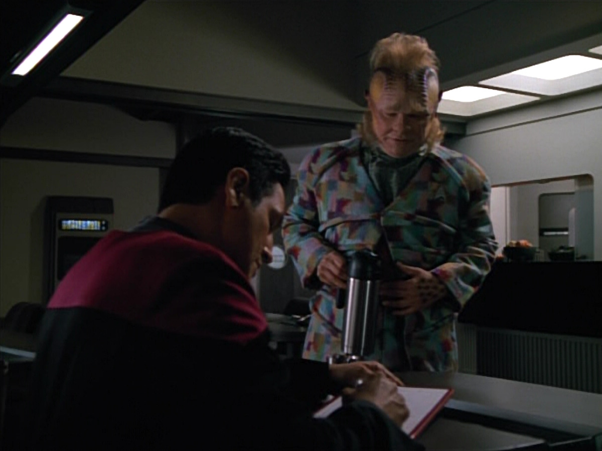 extant_StarTrekVOY_4x22-Unforgettable_03682.jpg