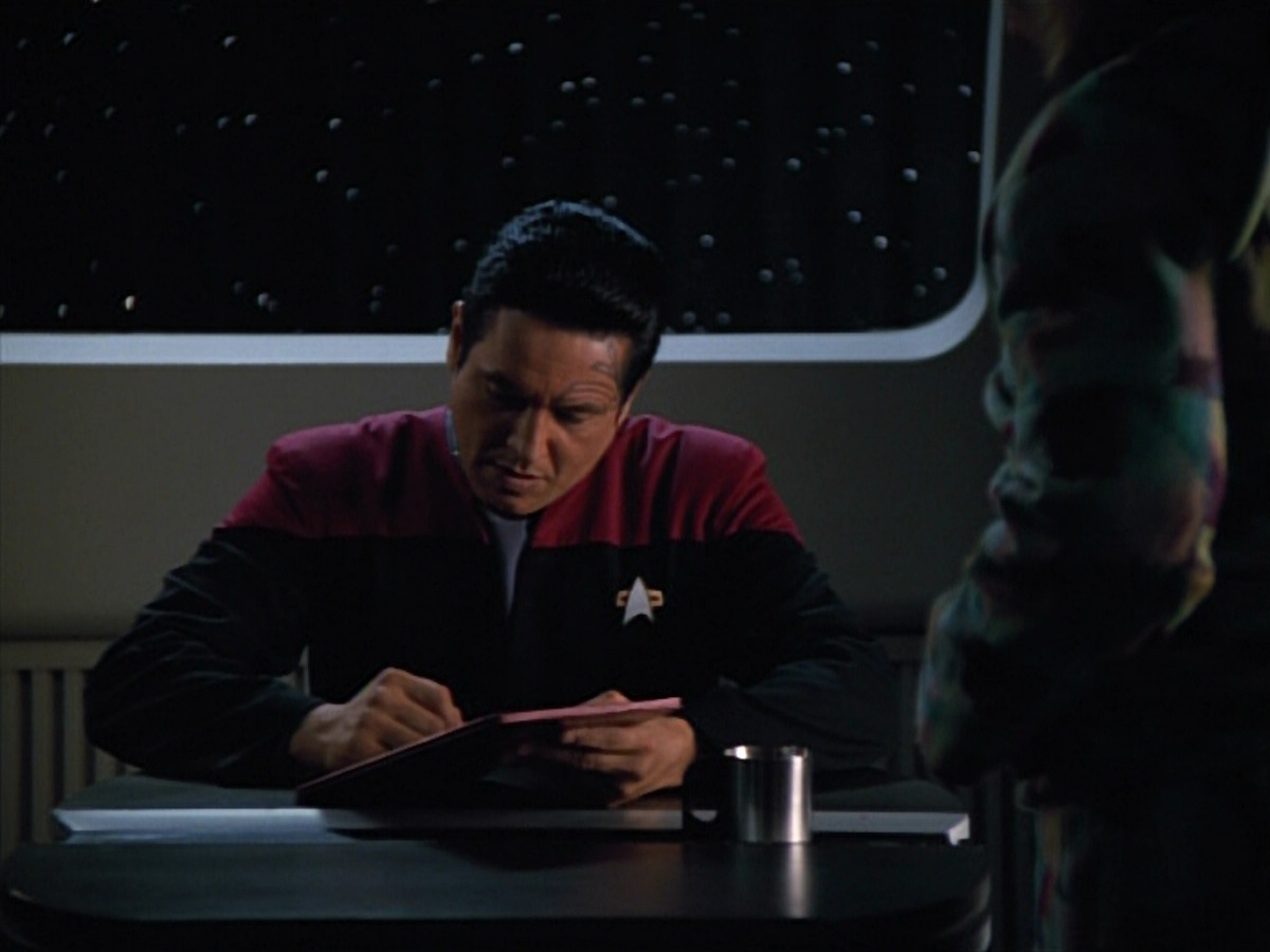 extant_StarTrekVOY_4x22-Unforgettable_03684.jpg