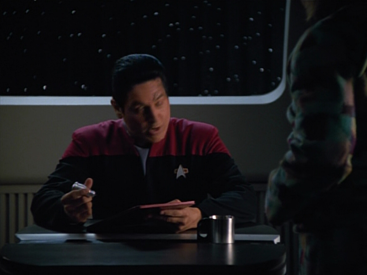 extant_StarTrekVOY_4x22-Unforgettable_03690.jpg