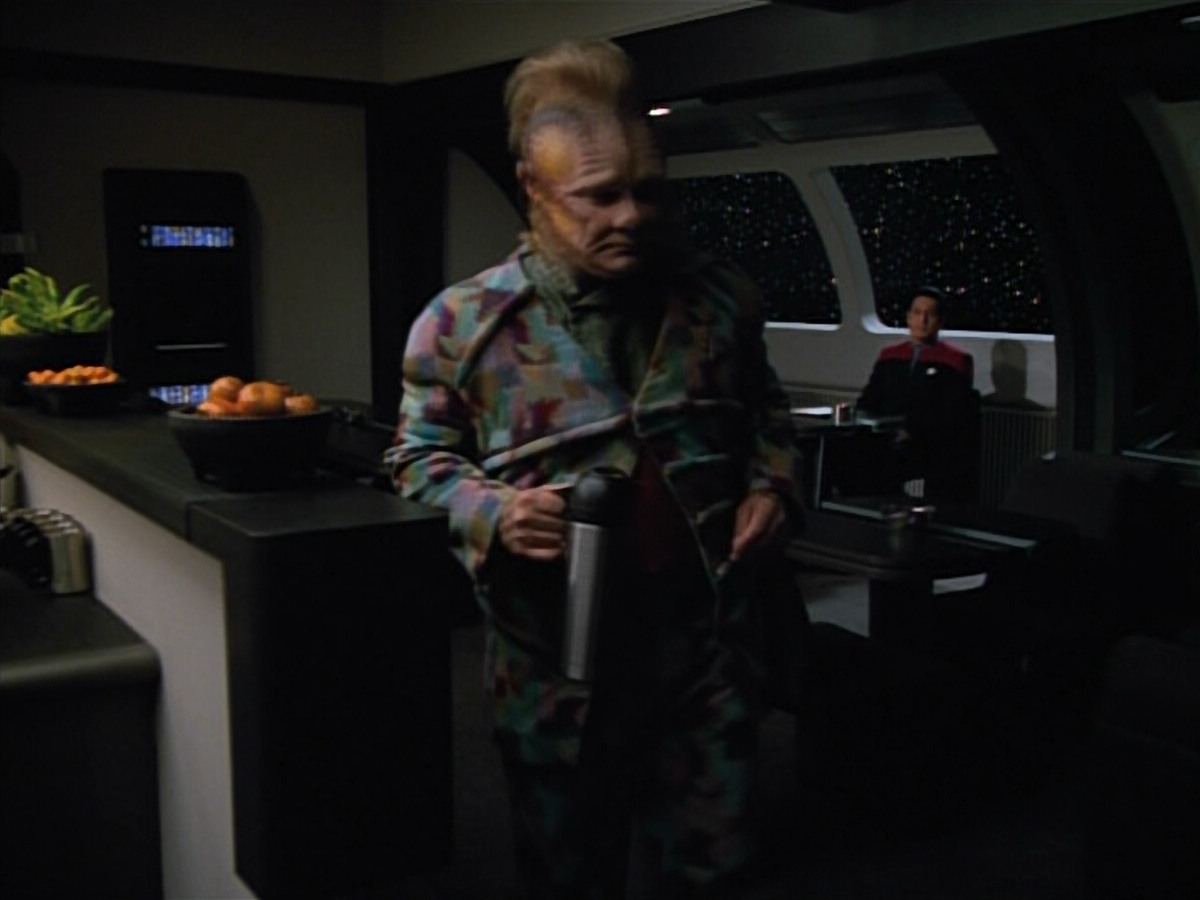 extant_StarTrekVOY_4x22-Unforgettable_03795.jpg