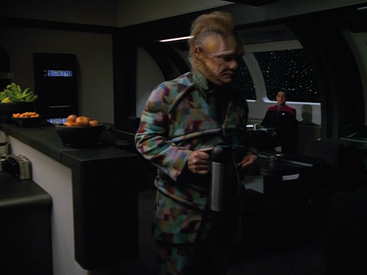 extant_StarTrekVOY_4x22-Unforgettable_03796.jpg