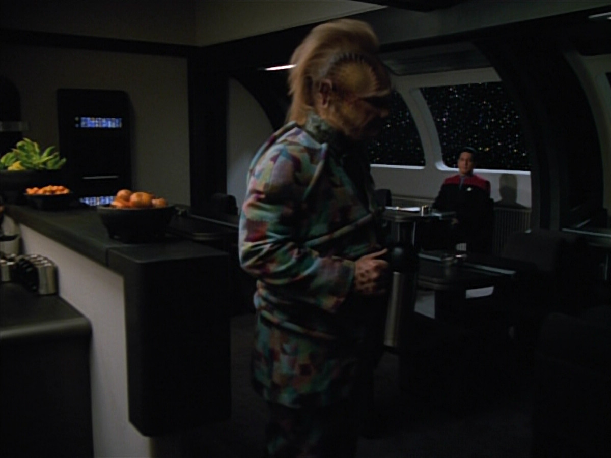 extant_StarTrekVOY_4x22-Unforgettable_03797.jpg