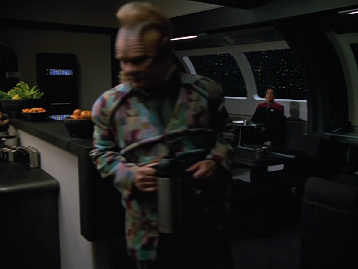 extant_StarTrekVOY_4x22-Unforgettable_03799.jpg