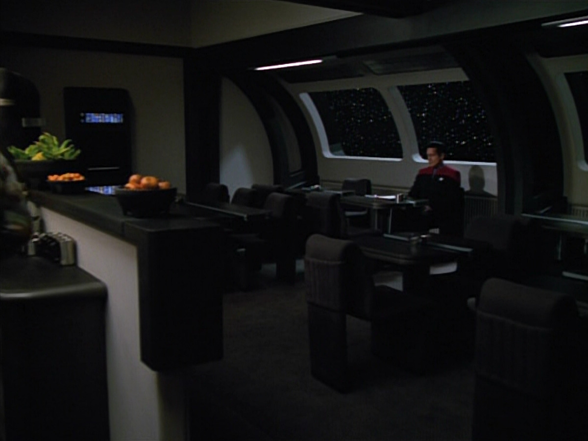 extant_StarTrekVOY_4x22-Unforgettable_03801.jpg