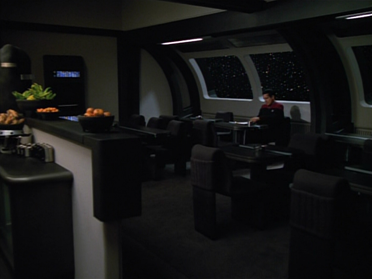 extant_StarTrekVOY_4x22-Unforgettable_03803.jpg