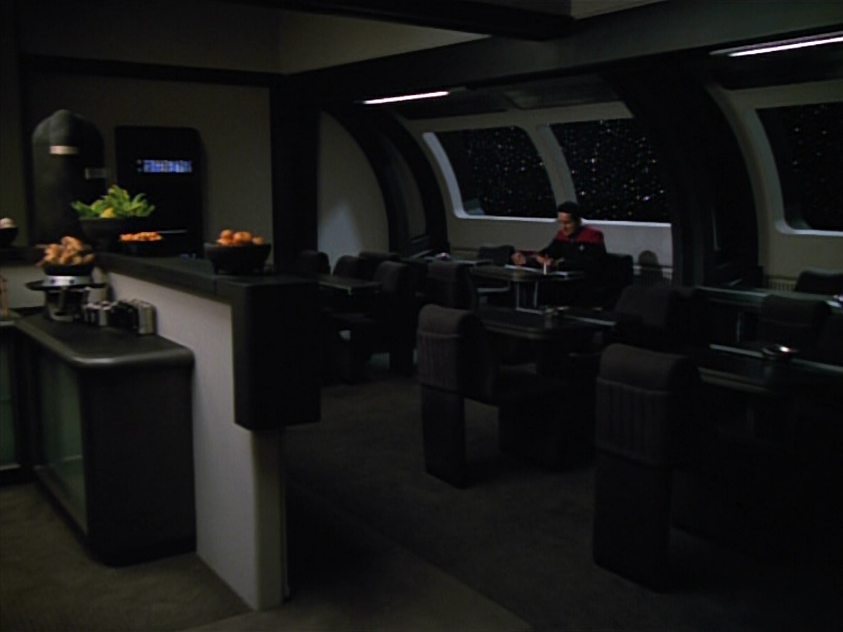 extant_StarTrekVOY_4x22-Unforgettable_03809.jpg