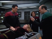 extant_StarTrekVOY_4x22-Unforgettable_00544.jpg