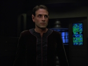 extant_StarTrekVOY_4x22-Unforgettable_02403.jpg