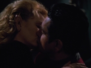 extant_StarTrekVOY_4x22-Unforgettable_02530.jpg