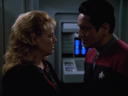 extant_StarTrekVOY_4x22-Unforgettable_03426.jpg