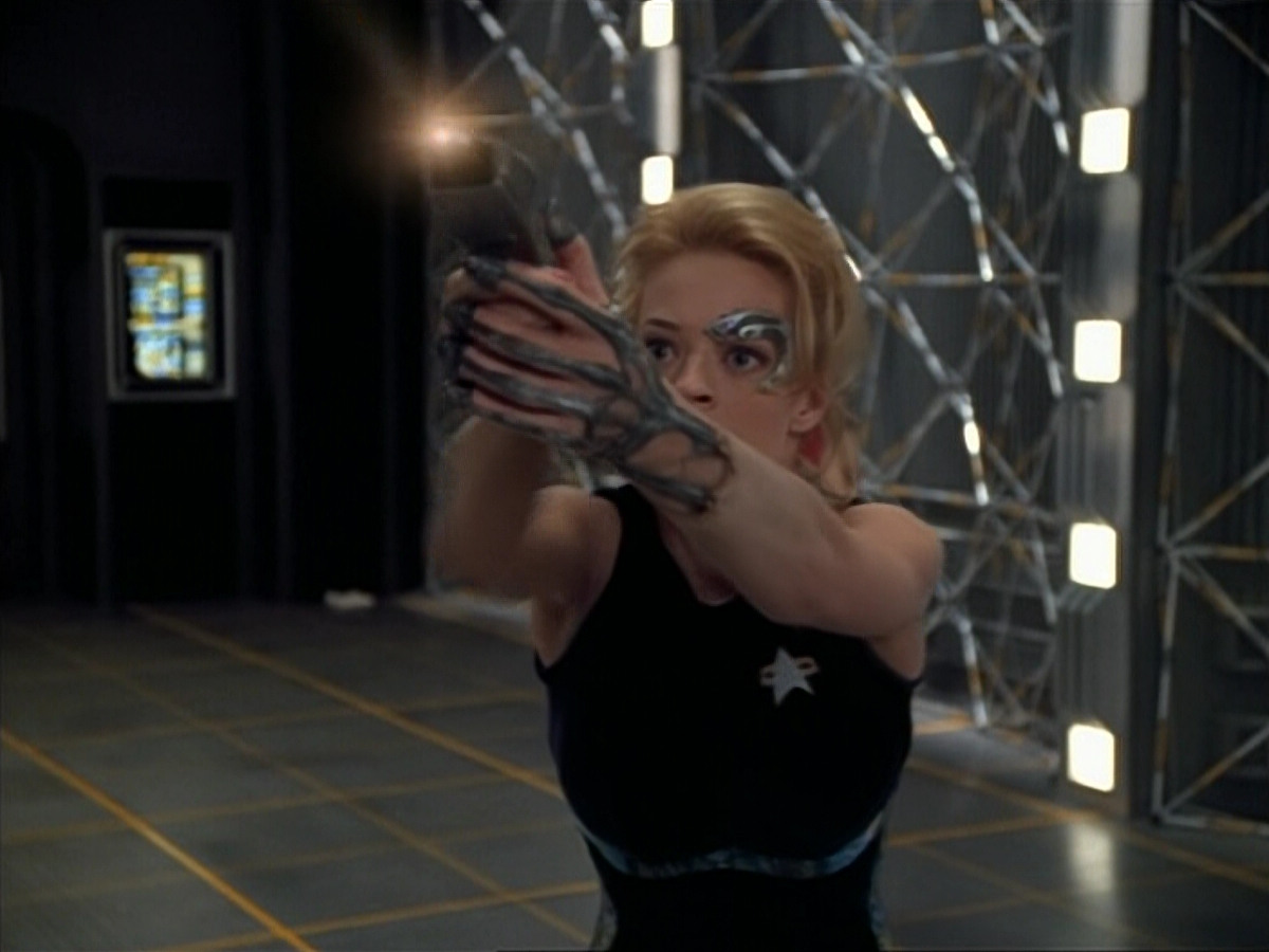 extant_StarTrek_Voyager_4x26-HopeAndFear_00008.jpg