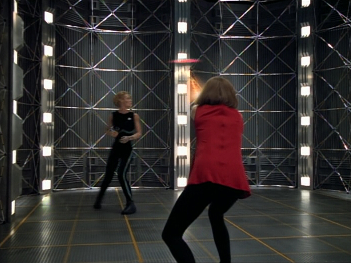 extant_StarTrek_Voyager_4x26-HopeAndFear_00015.jpg