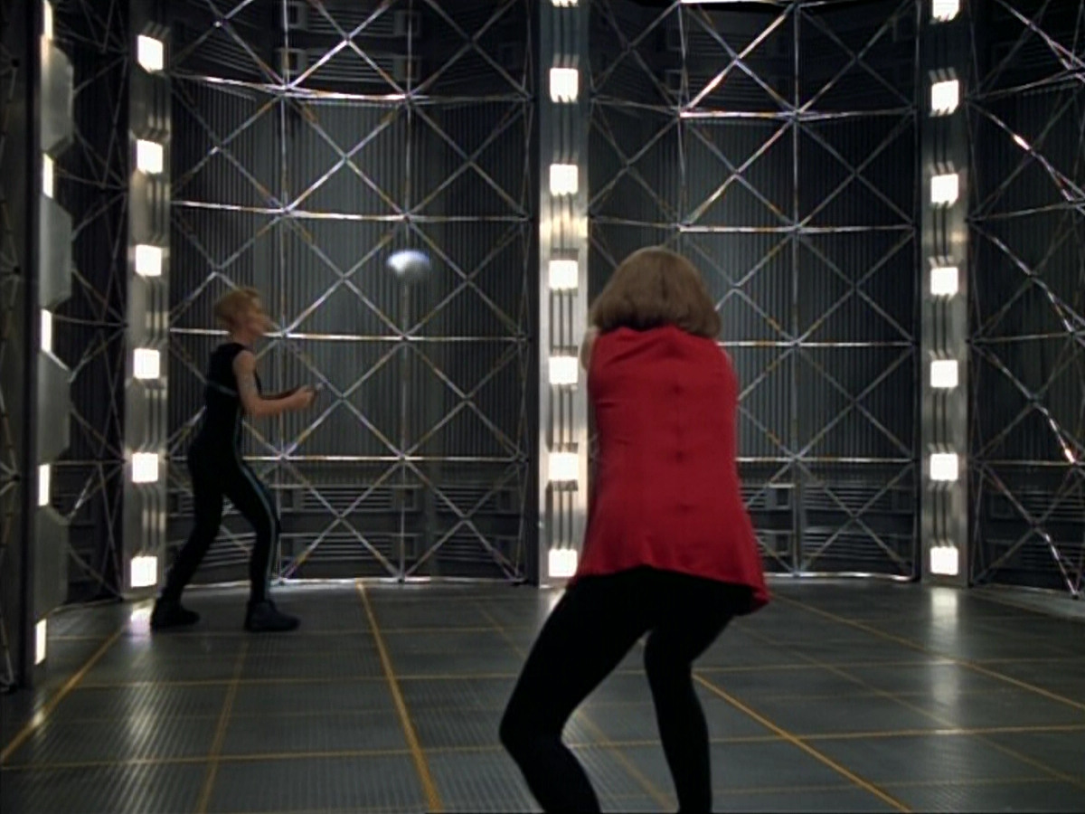 extant_StarTrek_Voyager_4x26-HopeAndFear_00016.jpg