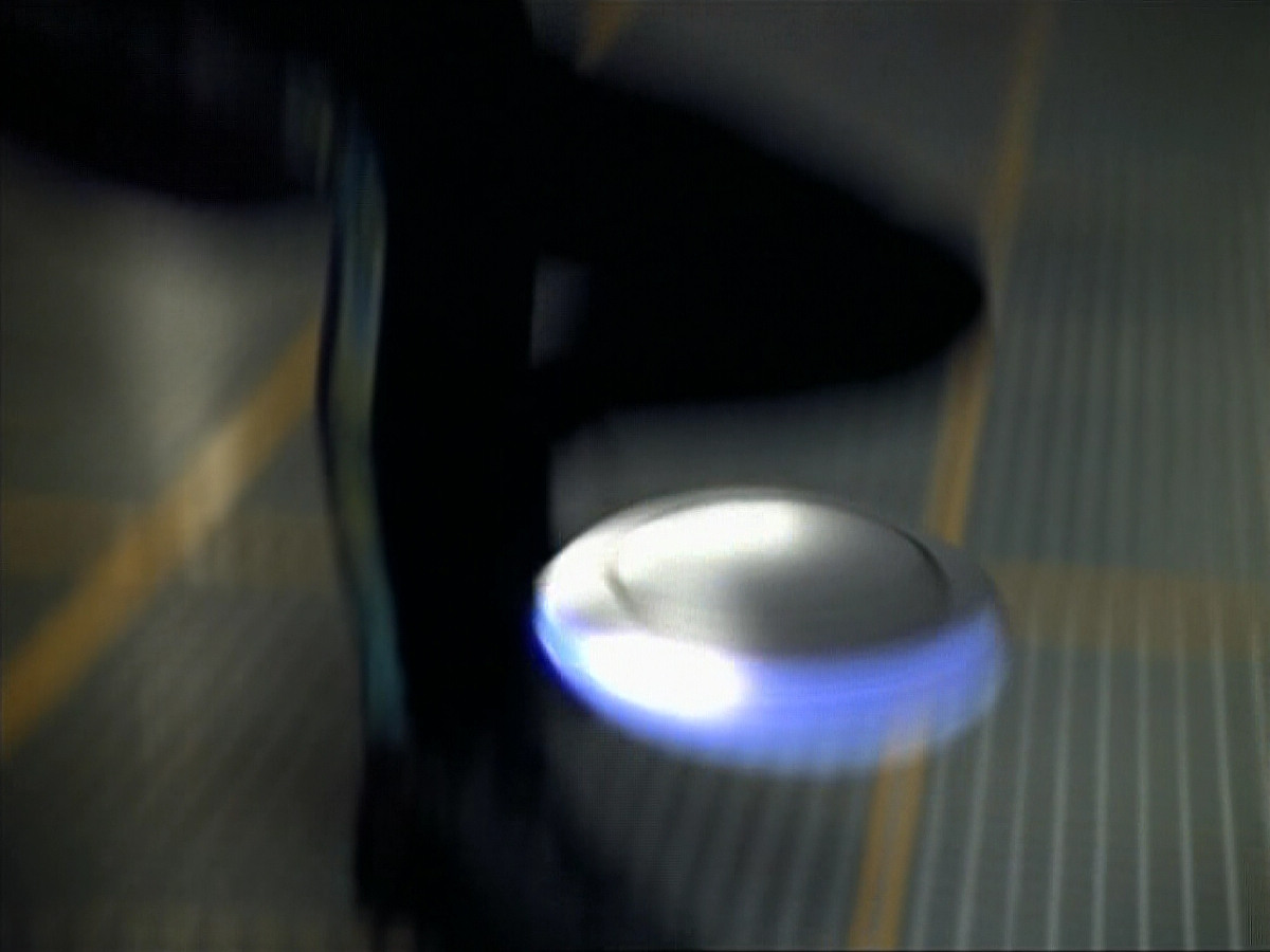 extant_StarTrek_Voyager_4x26-HopeAndFear_00028.jpg