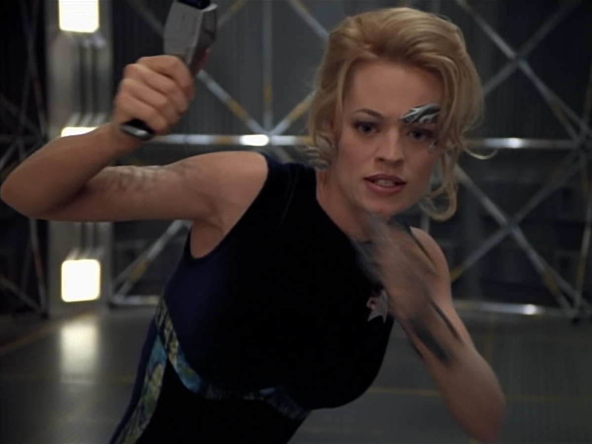 extant_StarTrek_Voyager_4x26-HopeAndFear_00029.jpg