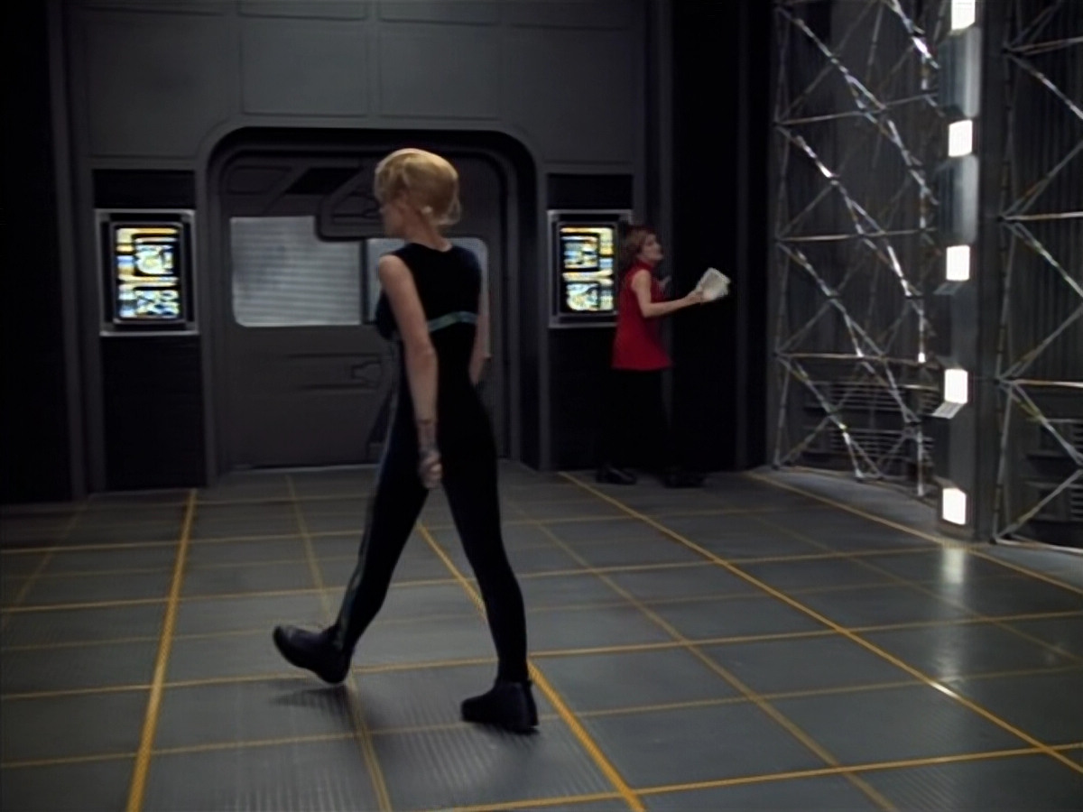 extant_StarTrek_Voyager_4x26-HopeAndFear_00038.jpg