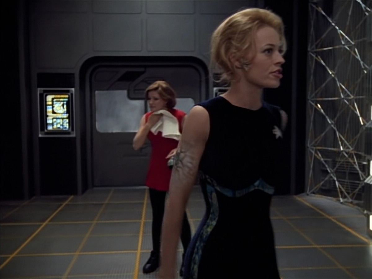 extant_StarTrek_Voyager_4x26-HopeAndFear_00045.jpg