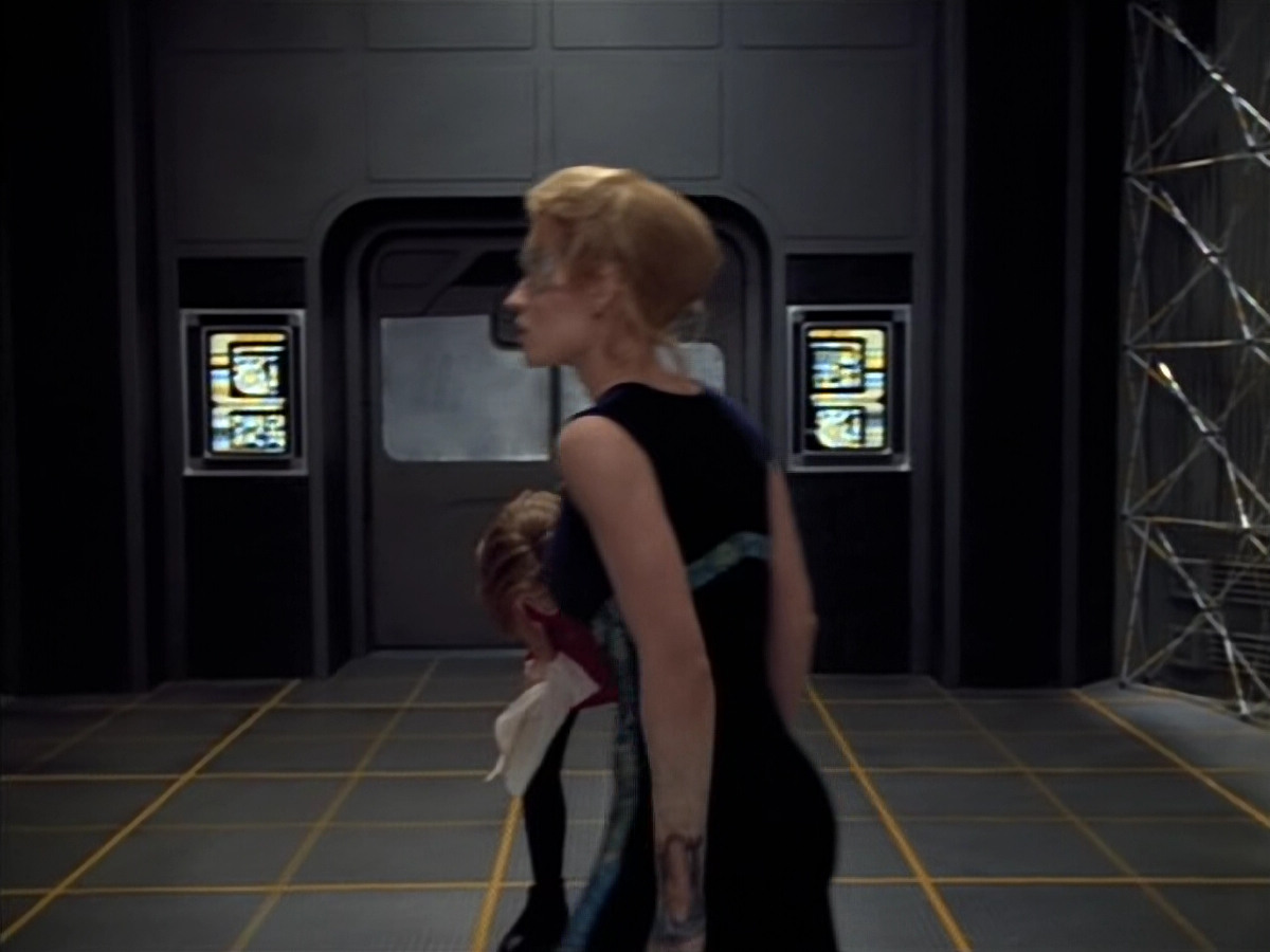 extant_StarTrek_Voyager_4x26-HopeAndFear_00048.jpg