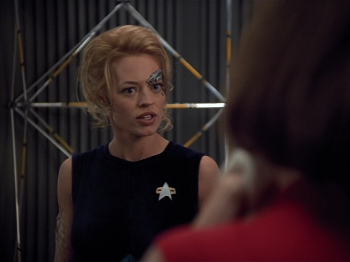 extant_StarTrek_Voyager_4x26-HopeAndFear_00064.jpg