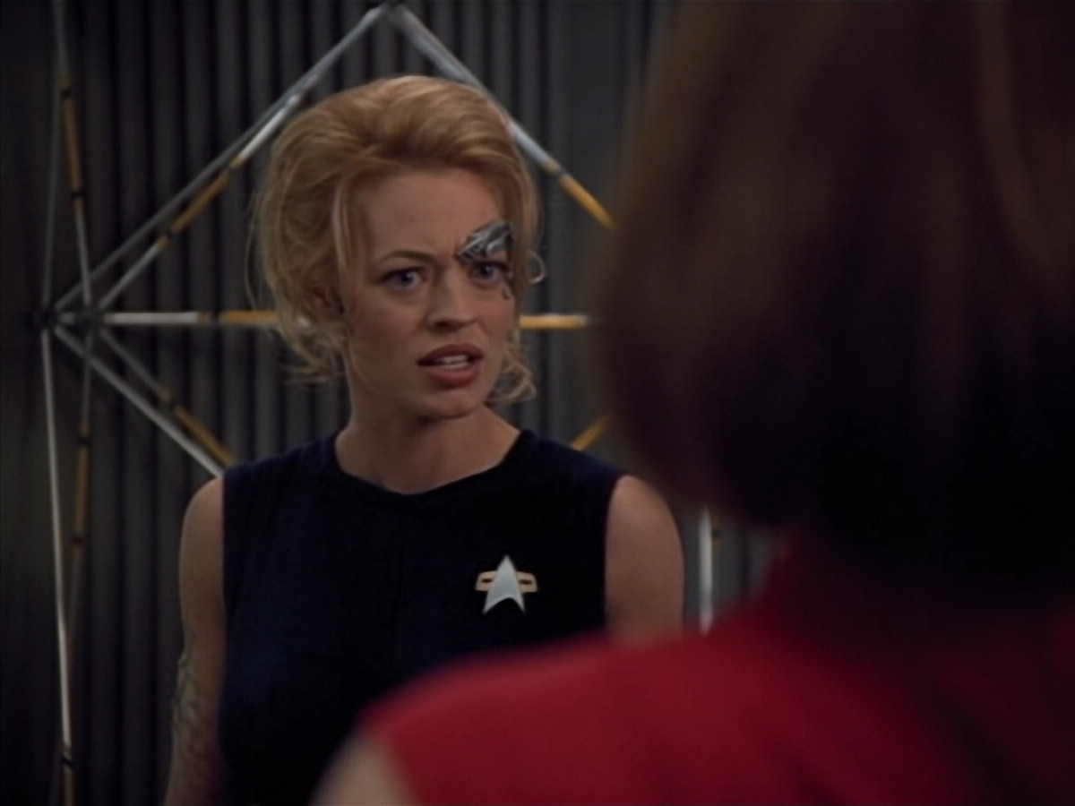 extant_StarTrek_Voyager_4x26-HopeAndFear_00074.jpg