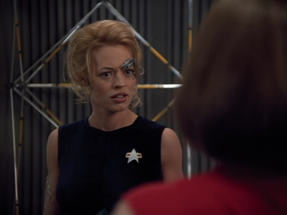 extant_StarTrek_Voyager_4x26-HopeAndFear_00076.jpg