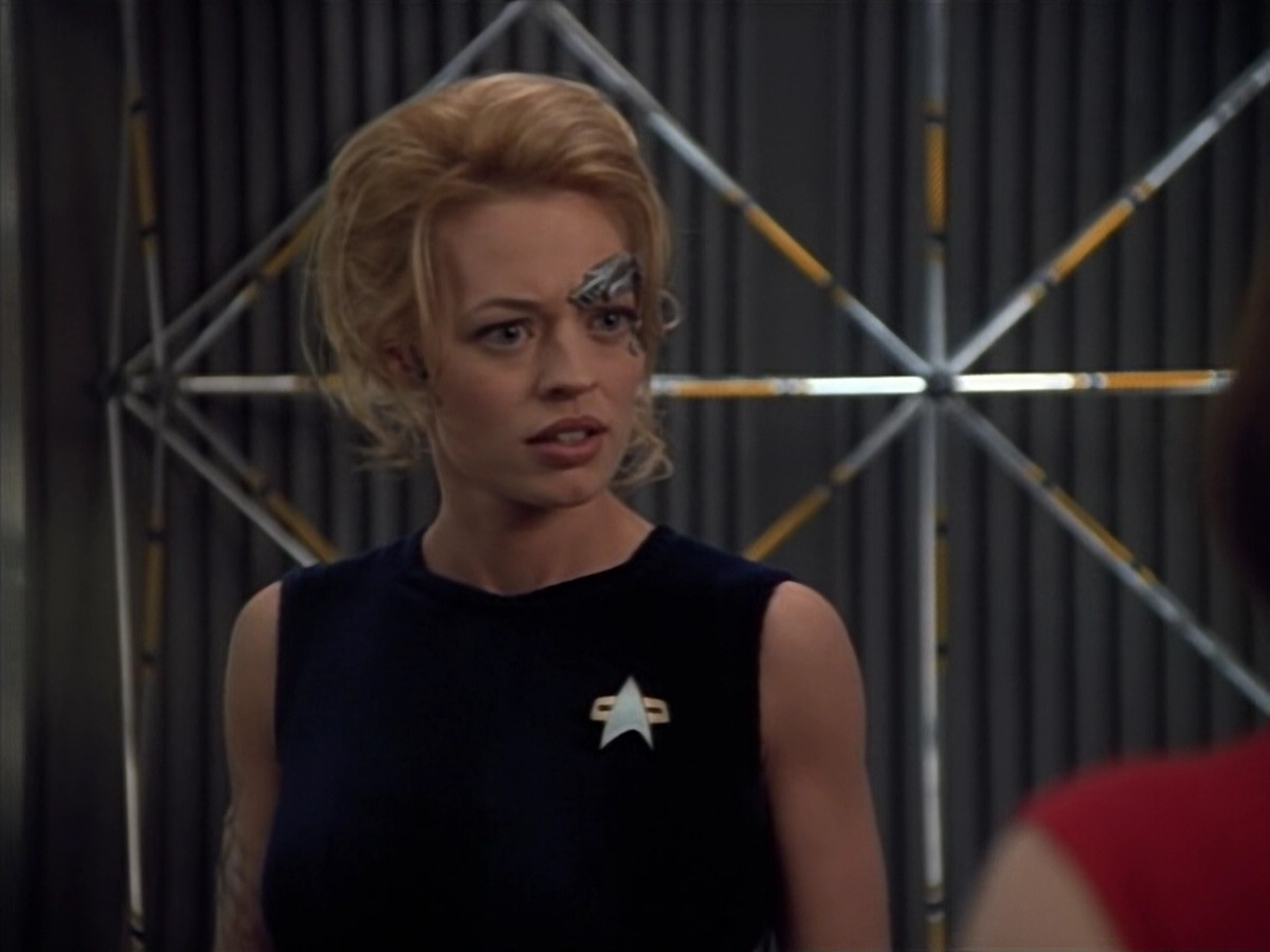 extant_StarTrek_Voyager_4x26-HopeAndFear_00077.jpg