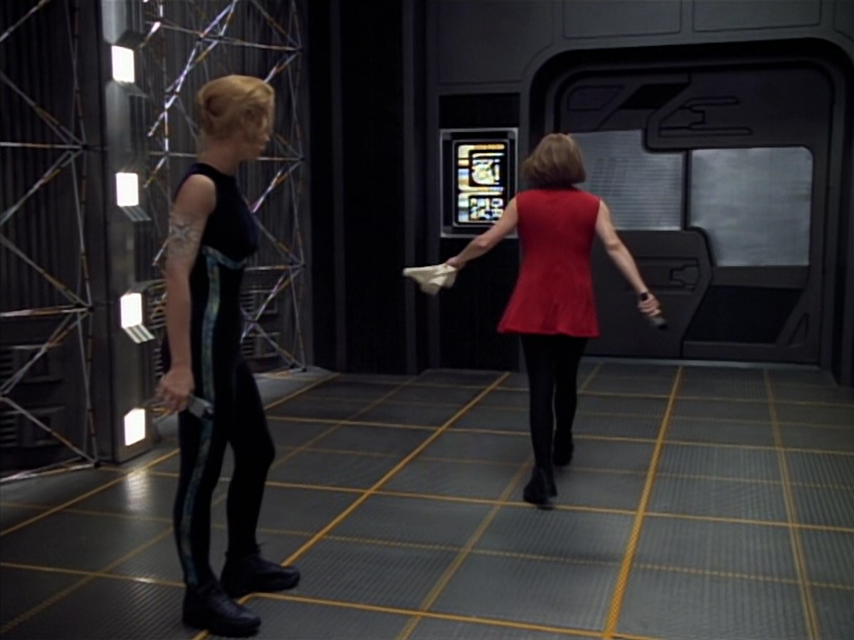 extant_StarTrek_Voyager_4x26-HopeAndFear_00100.jpg