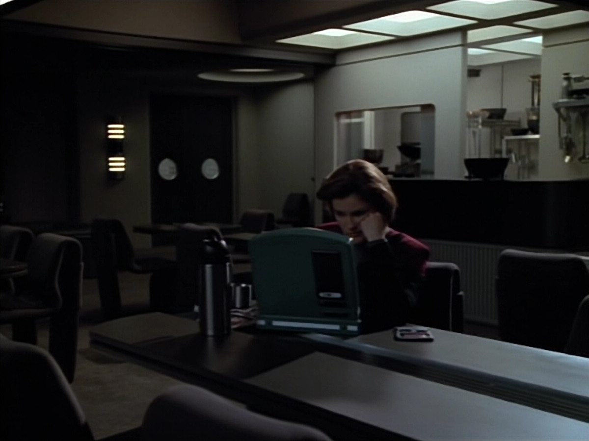 extant_StarTrek_Voyager_4x26-HopeAndFear_00306.jpg
