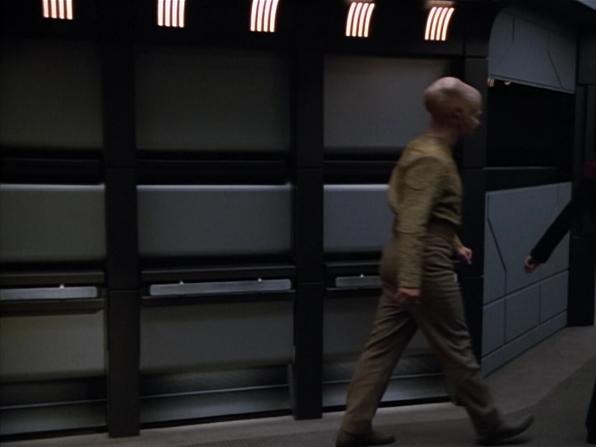 extant_StarTrek_Voyager_4x26-HopeAndFear_00540.jpg