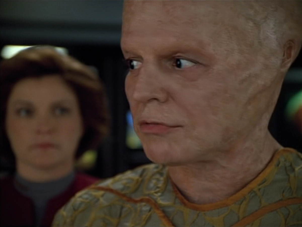 extant_StarTrek_Voyager_4x26-HopeAndFear_00675.jpg