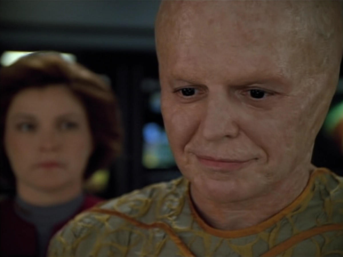 extant_StarTrek_Voyager_4x26-HopeAndFear_00676.jpg