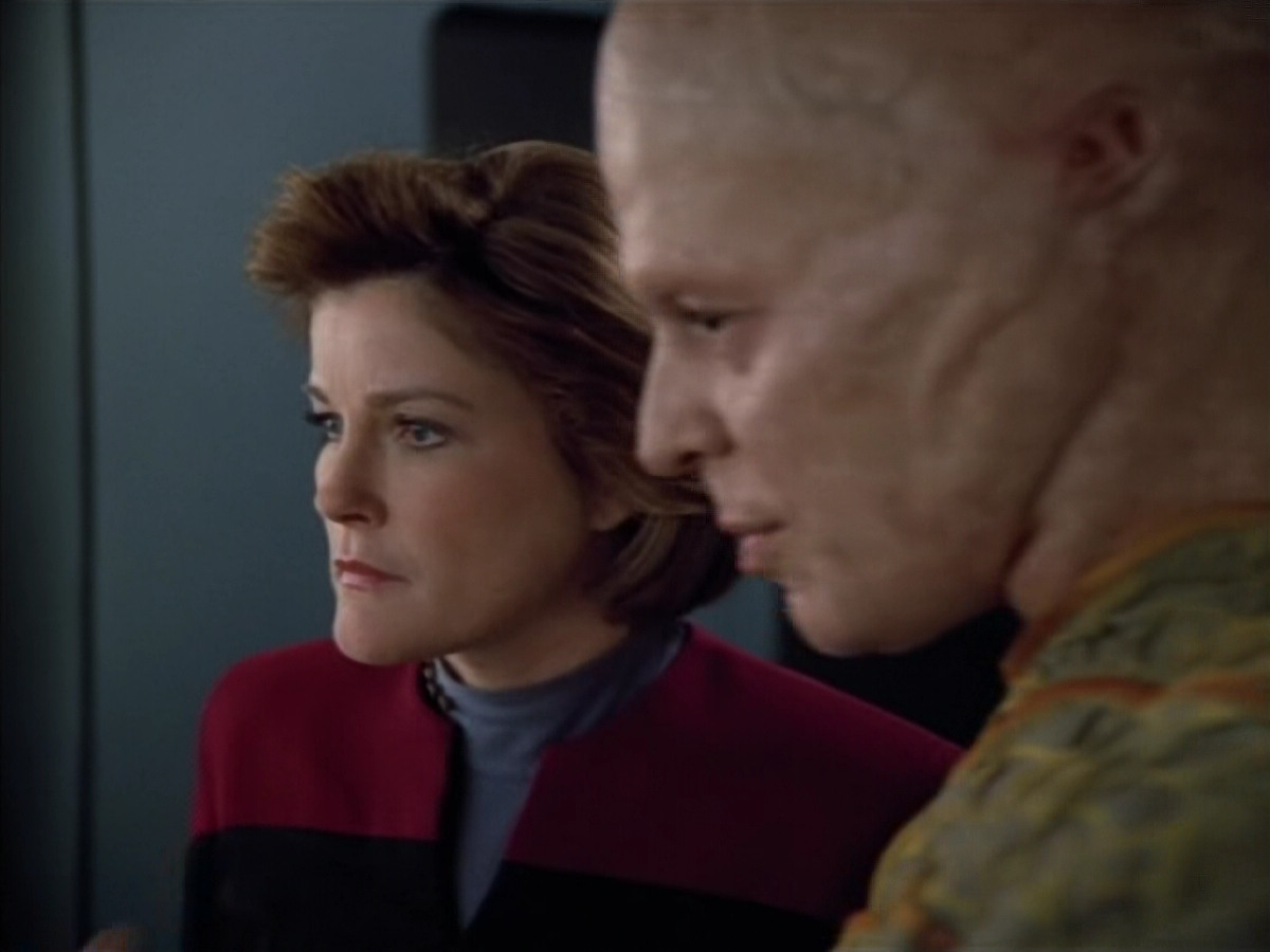 extant_StarTrek_Voyager_4x26-HopeAndFear_00682.jpg