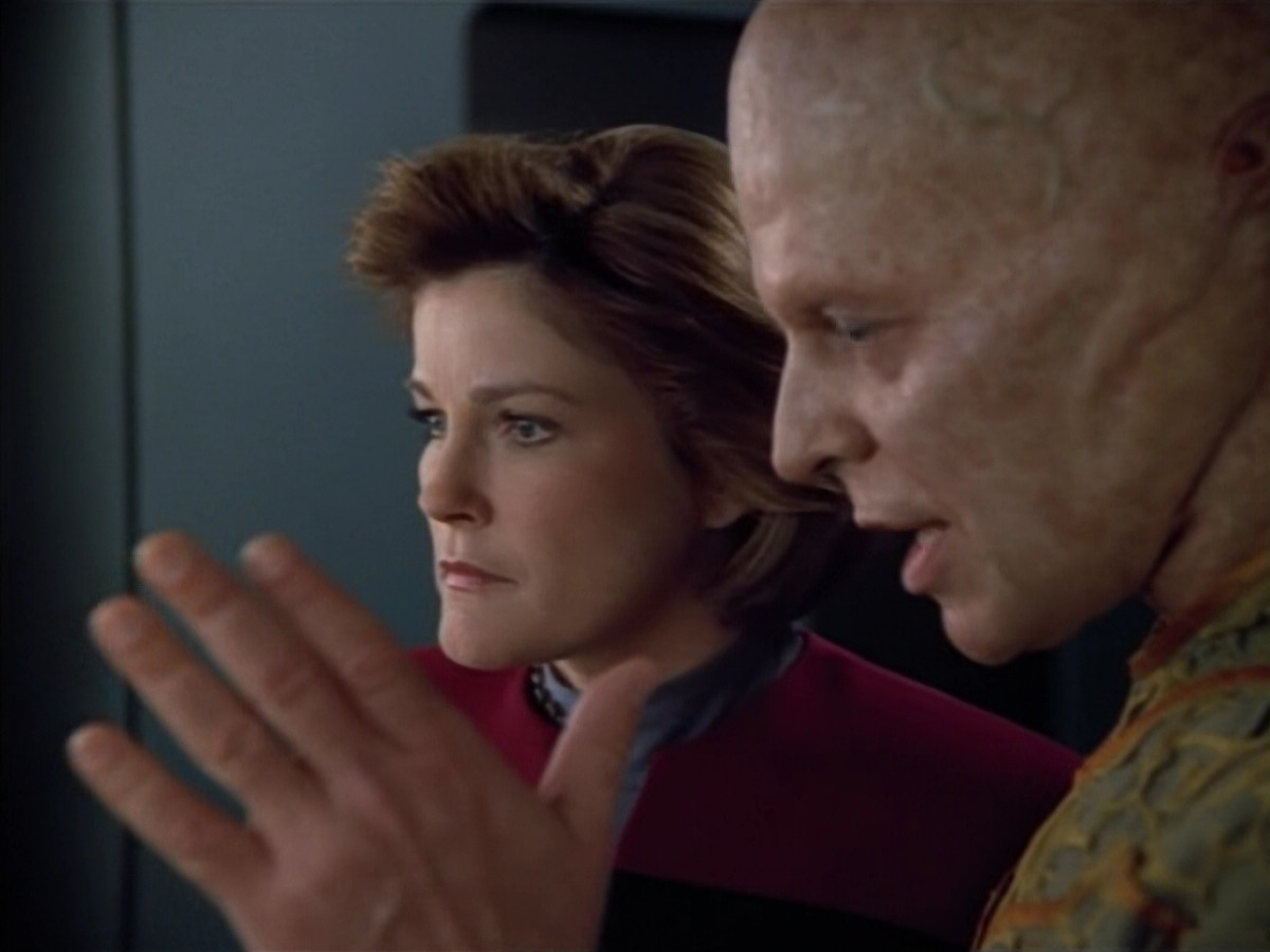 extant_StarTrek_Voyager_4x26-HopeAndFear_00683.jpg