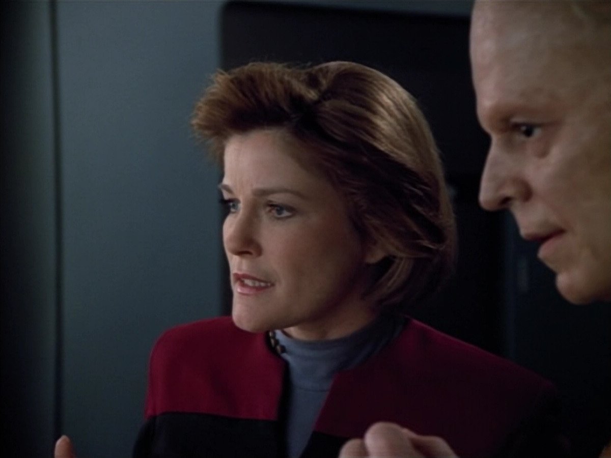 extant_StarTrek_Voyager_4x26-HopeAndFear_00690.jpg