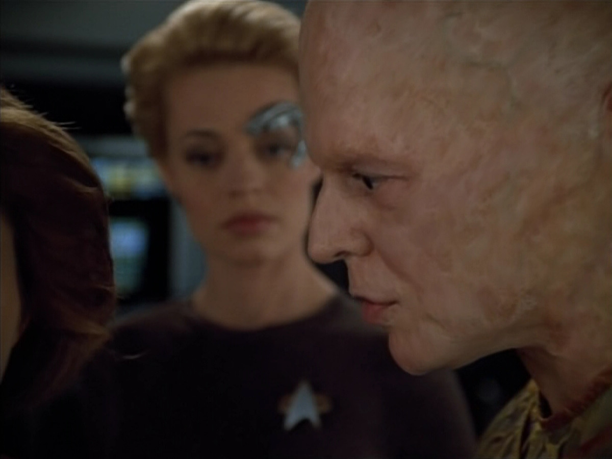 extant_StarTrek_Voyager_4x26-HopeAndFear_00695.jpg