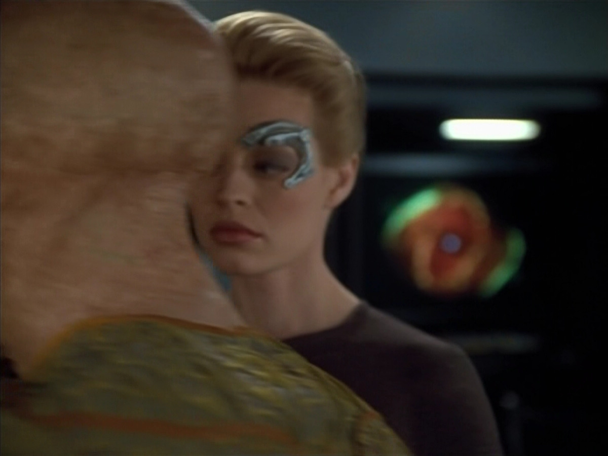 extant_StarTrek_Voyager_4x26-HopeAndFear_00698.jpg
