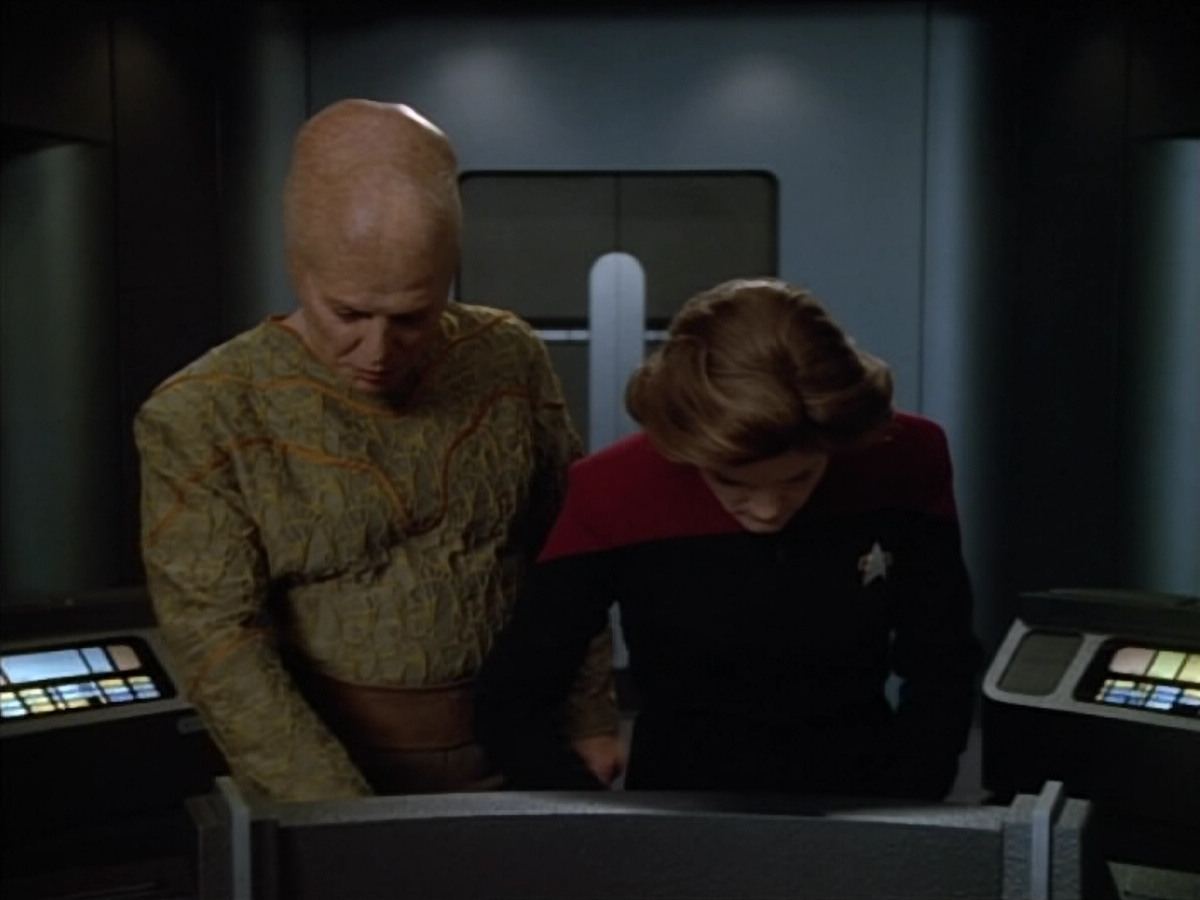 extant_StarTrek_Voyager_4x26-HopeAndFear_00705.jpg