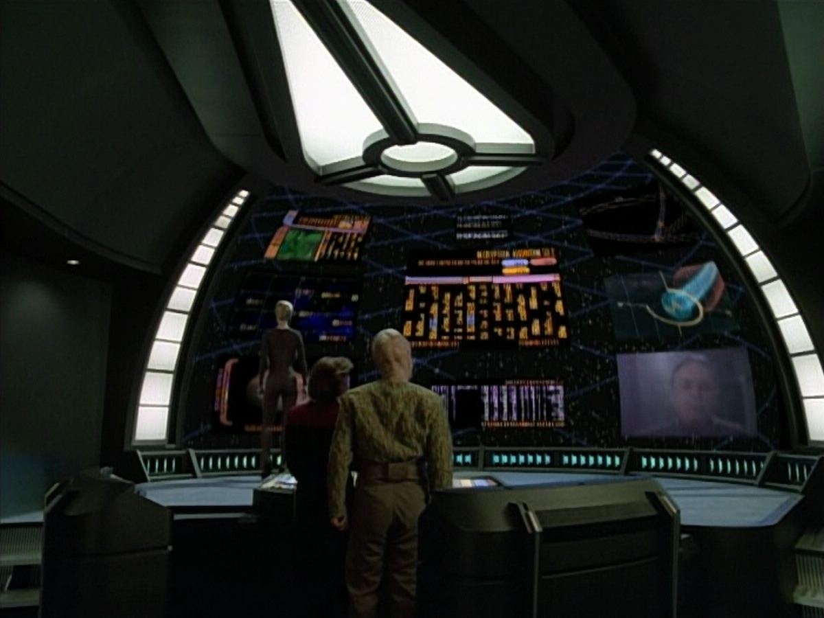 extant_StarTrek_Voyager_4x26-HopeAndFear_00730.jpg