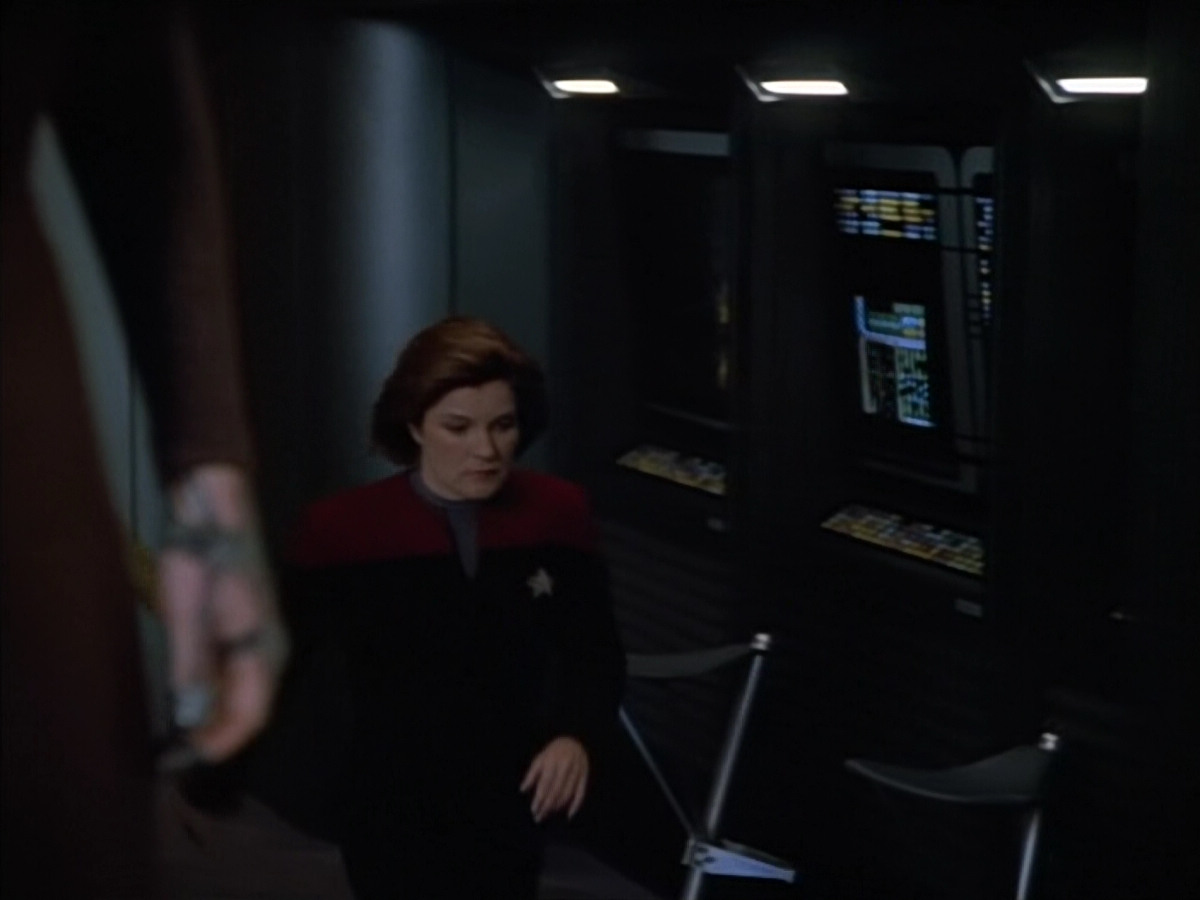 extant_StarTrek_Voyager_4x26-HopeAndFear_00746.jpg