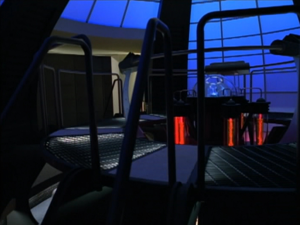 extant_StarTrek_Voyager_4x26-HopeAndFear_01009.jpg