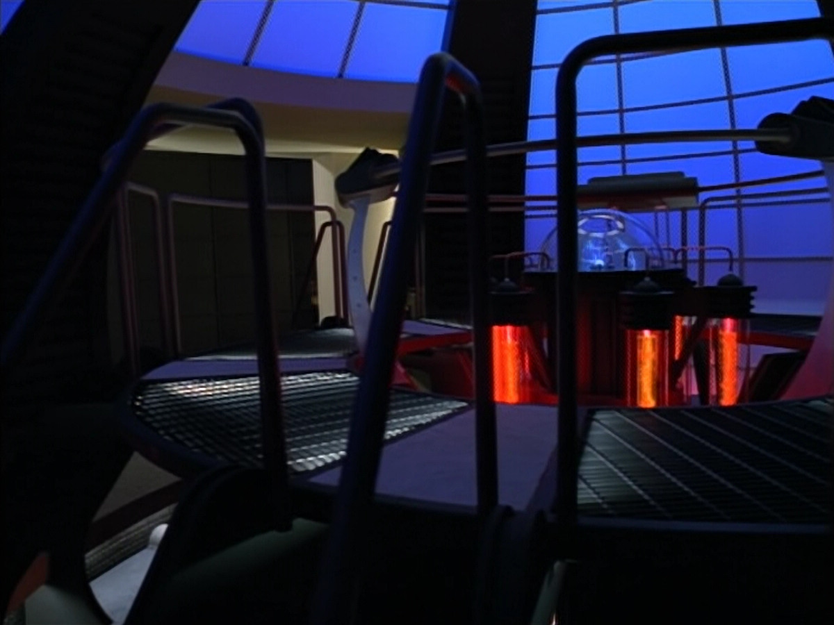 extant_StarTrek_Voyager_4x26-HopeAndFear_01011.jpg