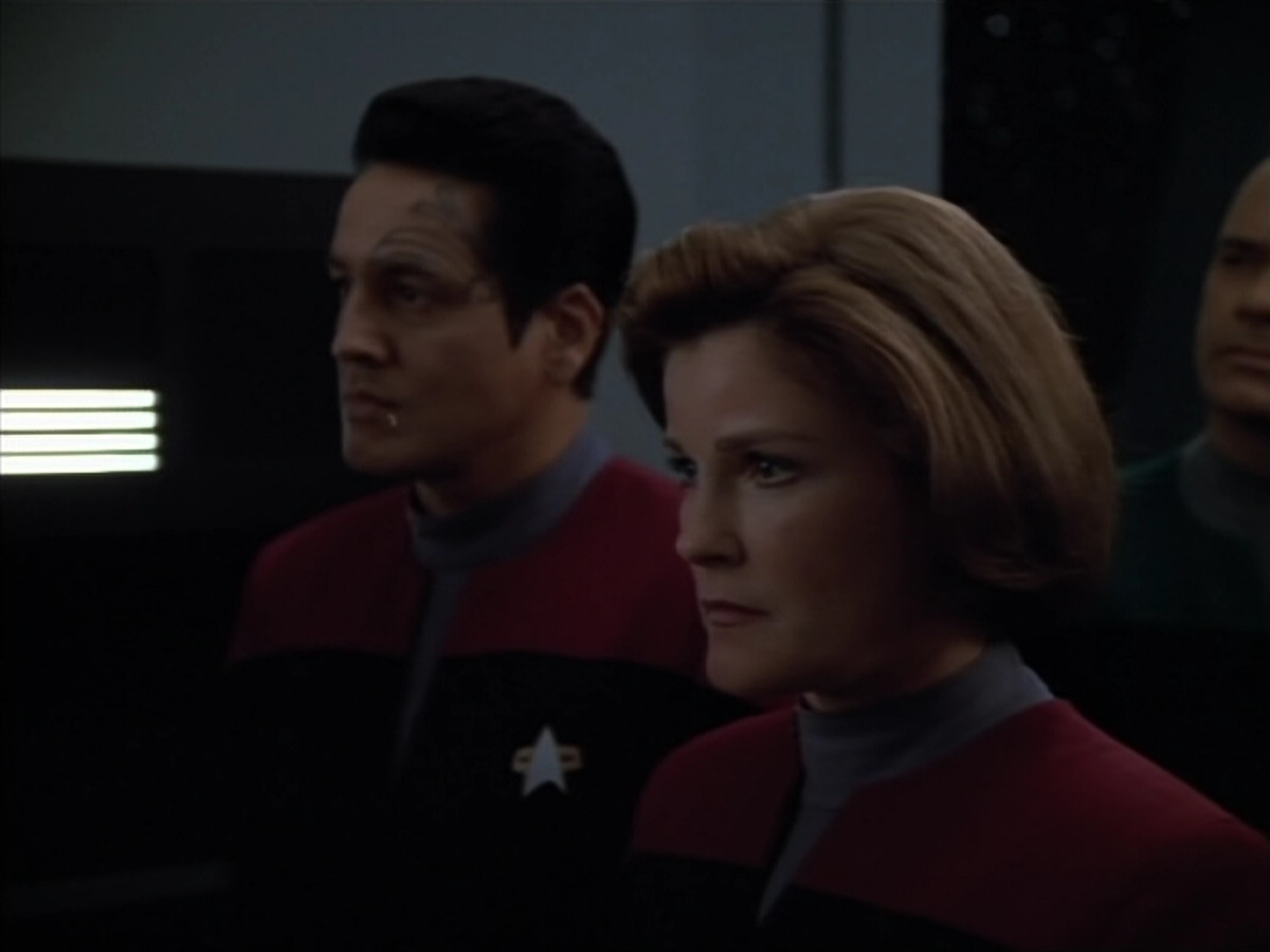 extant_StarTrek_Voyager_4x26-HopeAndFear_01217.jpg