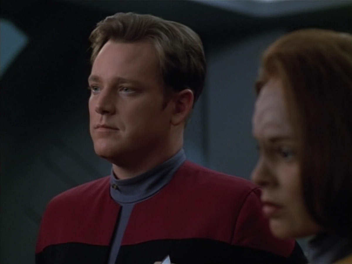 extant_StarTrek_Voyager_4x26-HopeAndFear_01260.jpg