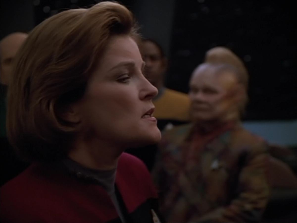 extant_StarTrek_Voyager_4x26-HopeAndFear_01374.jpg