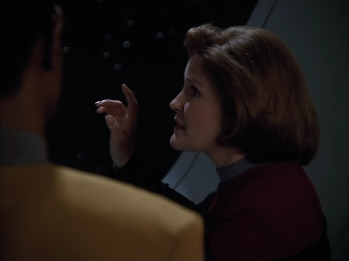 extant_StarTrek_Voyager_4x26-HopeAndFear_01457.jpg