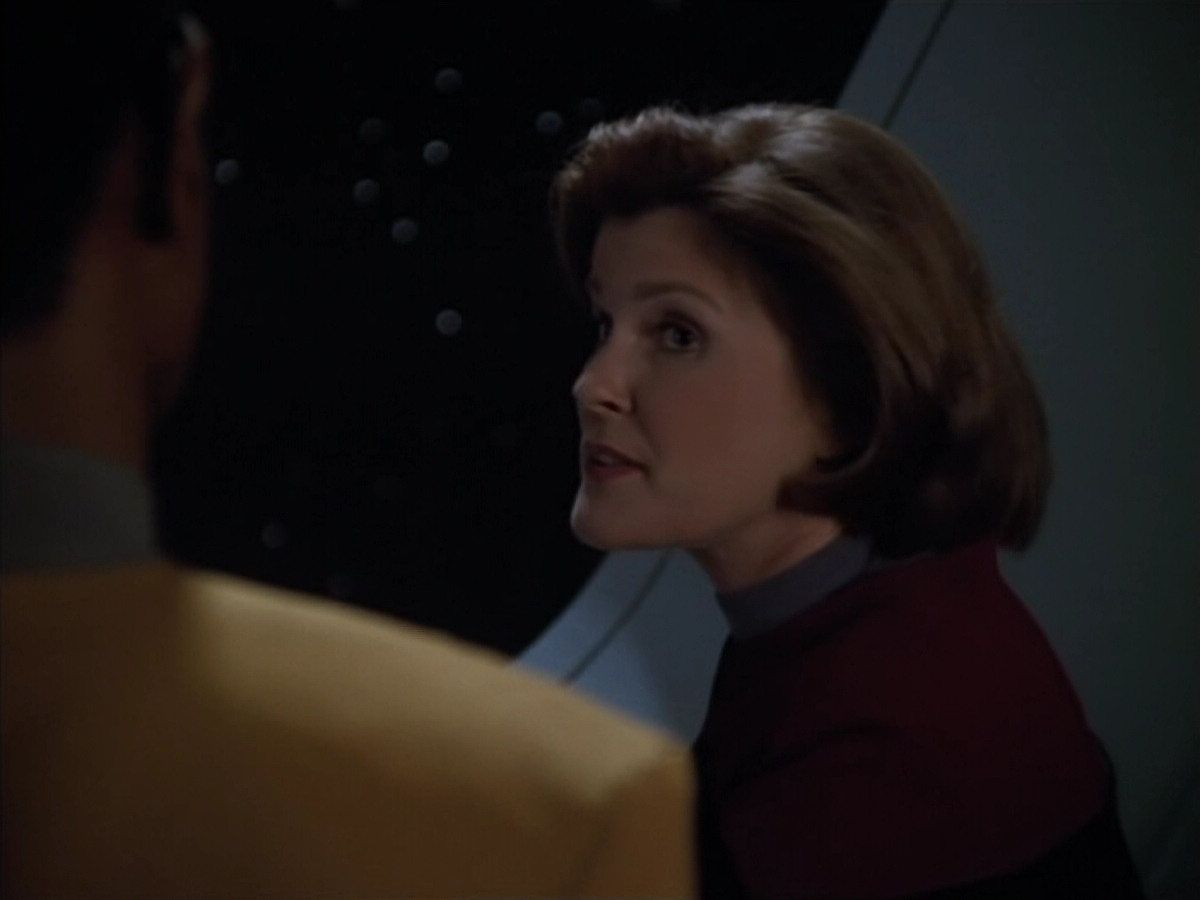 extant_StarTrek_Voyager_4x26-HopeAndFear_01458.jpg