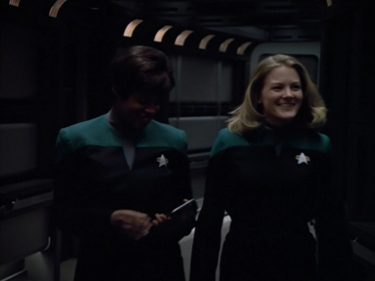 extant_StarTrek_Voyager_4x26-HopeAndFear_01574.jpg