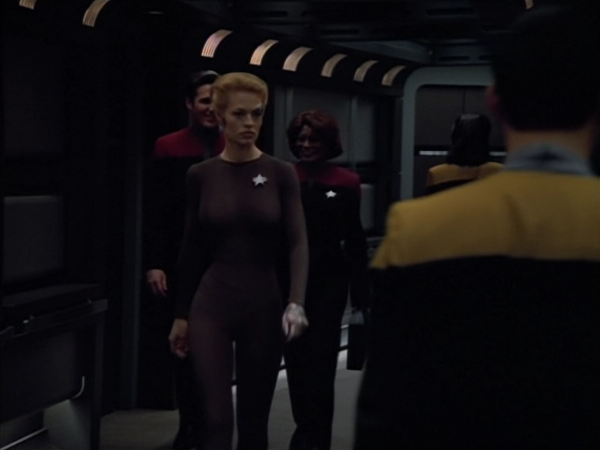 extant_StarTrek_Voyager_4x26-HopeAndFear_01581.jpg