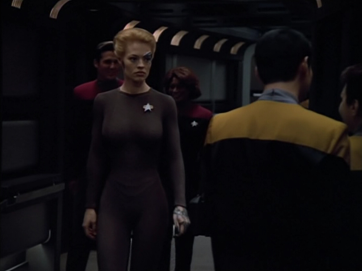 extant_StarTrek_Voyager_4x26-HopeAndFear_01582.jpg